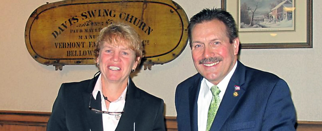 Tracy Burge recognized as the 2015 Outstanding Recycling Educator in Hamilton County