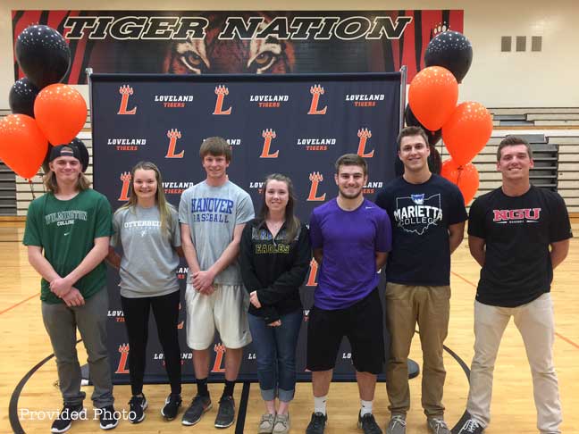 2016SpringAthleticSigning