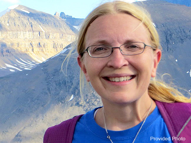 Loveland High School Teacher Abra Koch named 2018 Grosvenor Teacher Fellow