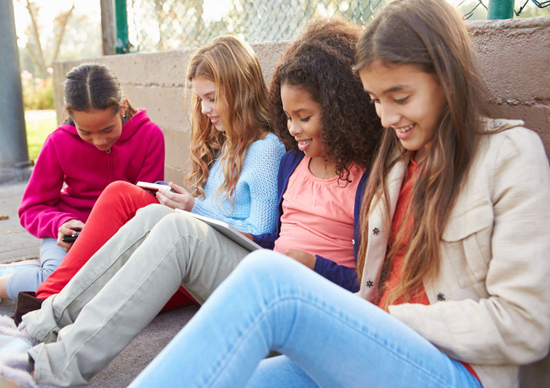How smart phones can erode your daughter’s self-confidence and thwart independence (and why you might be having a hard time intervening)