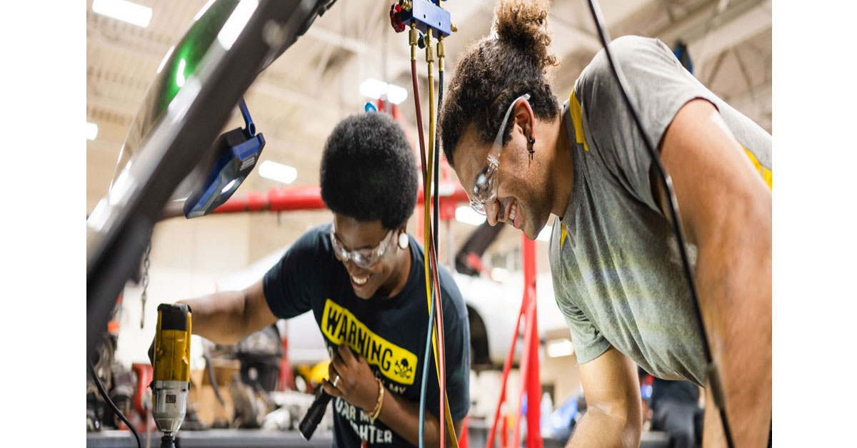 Looking to start a new career? The Great Oaks full-time adult education application for fall 2022 is open now!