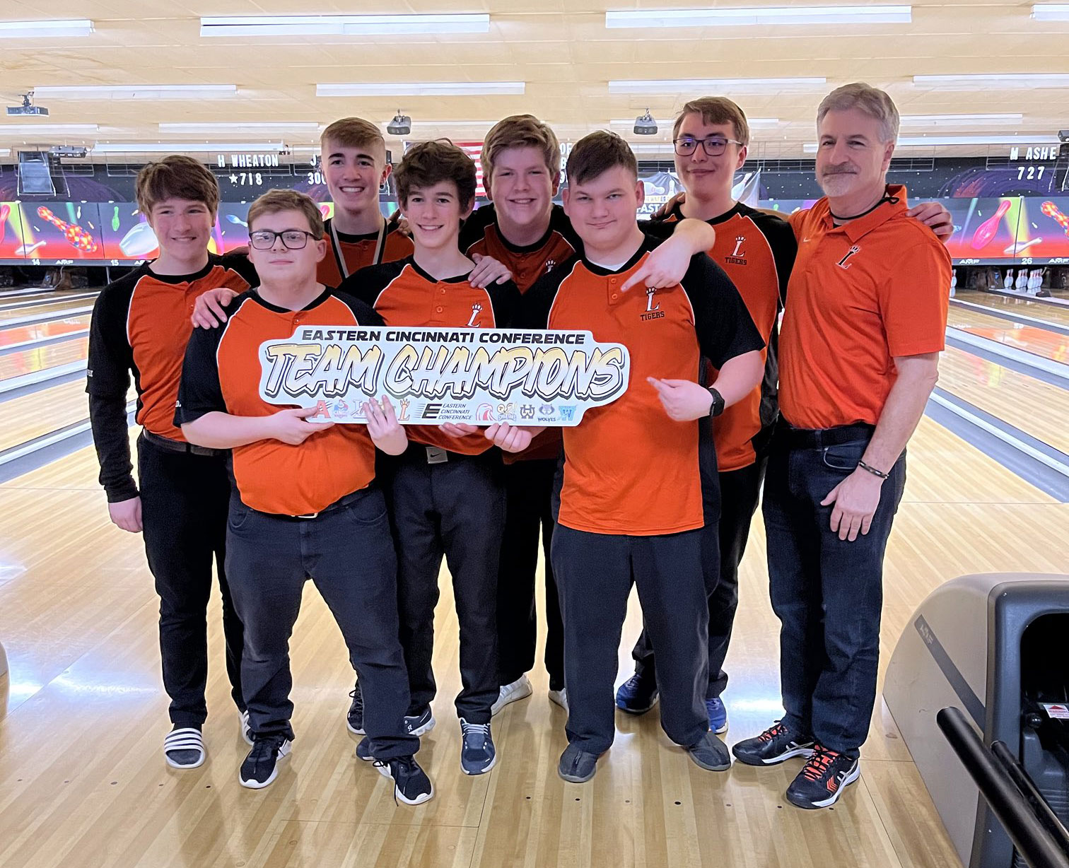 Loveland Men win ECC title and conference bowling tournament