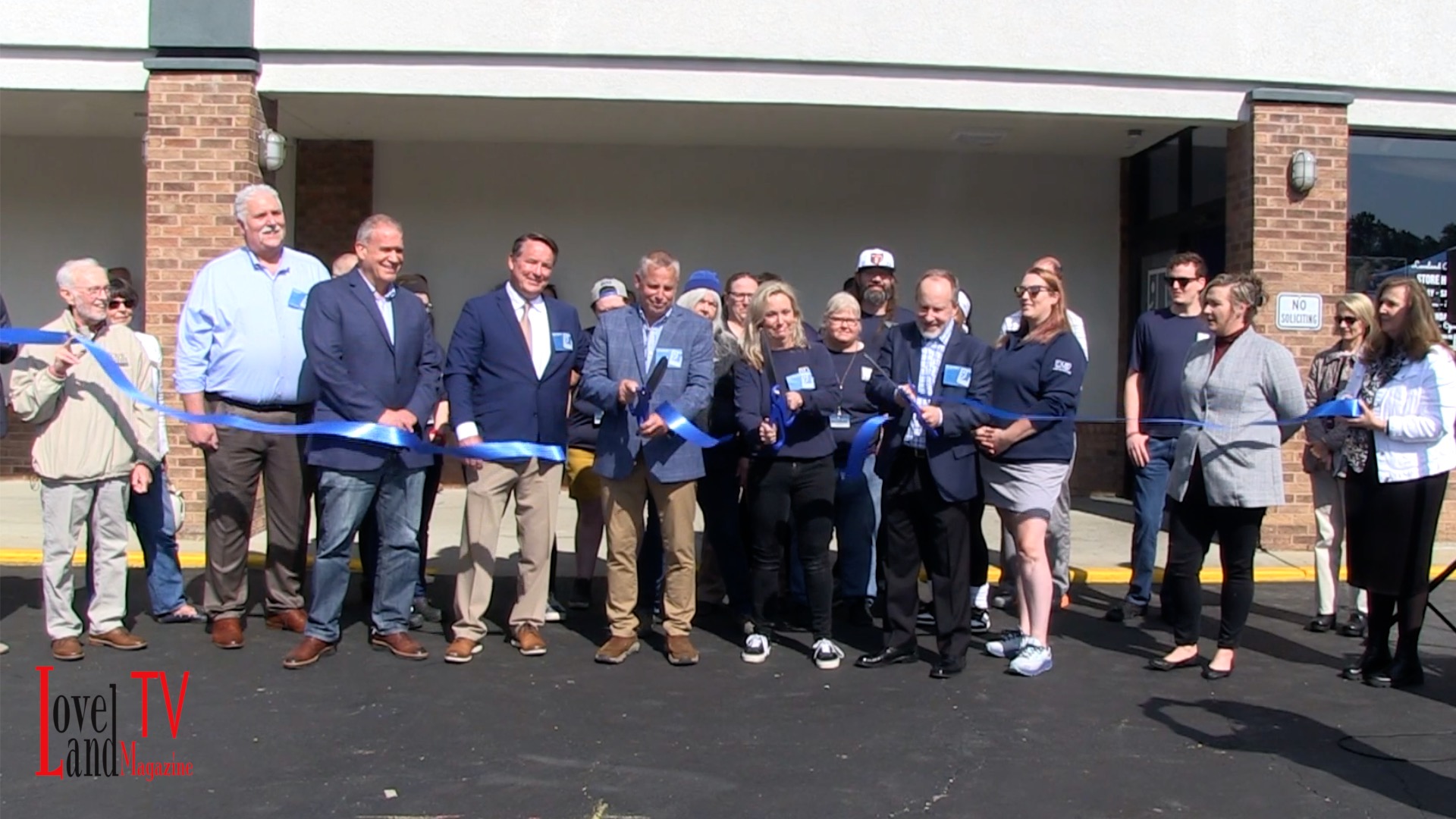 [VIDEO] Loveland Goodwill cuts Grand Re-Opening ribbon