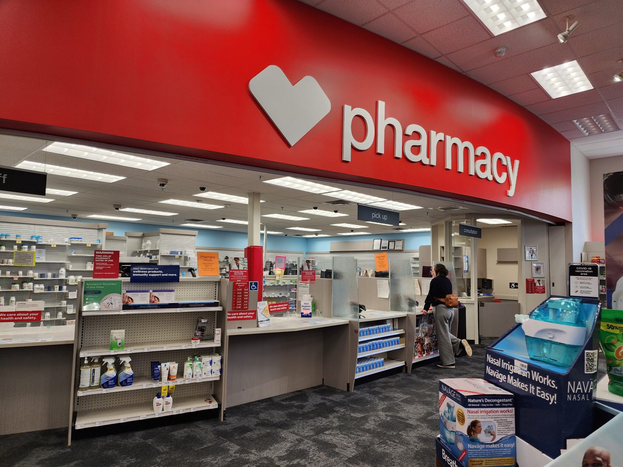 Pharmacies file antitrust suit against massive drug middleman