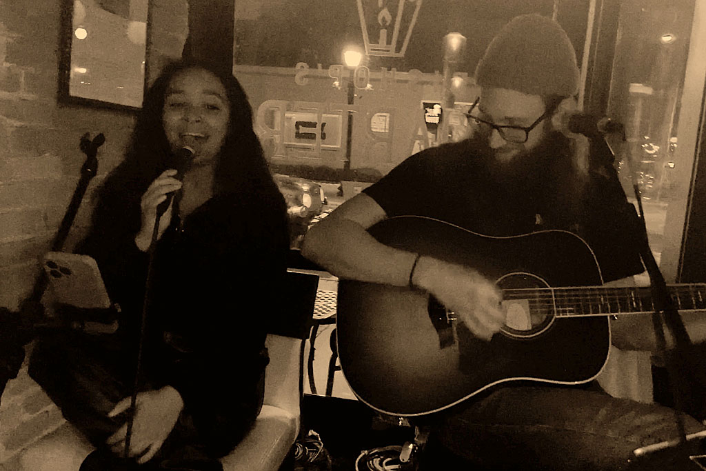 [Videos] Jada Klempt & Joey Fulton live at Bishop’s Quarter