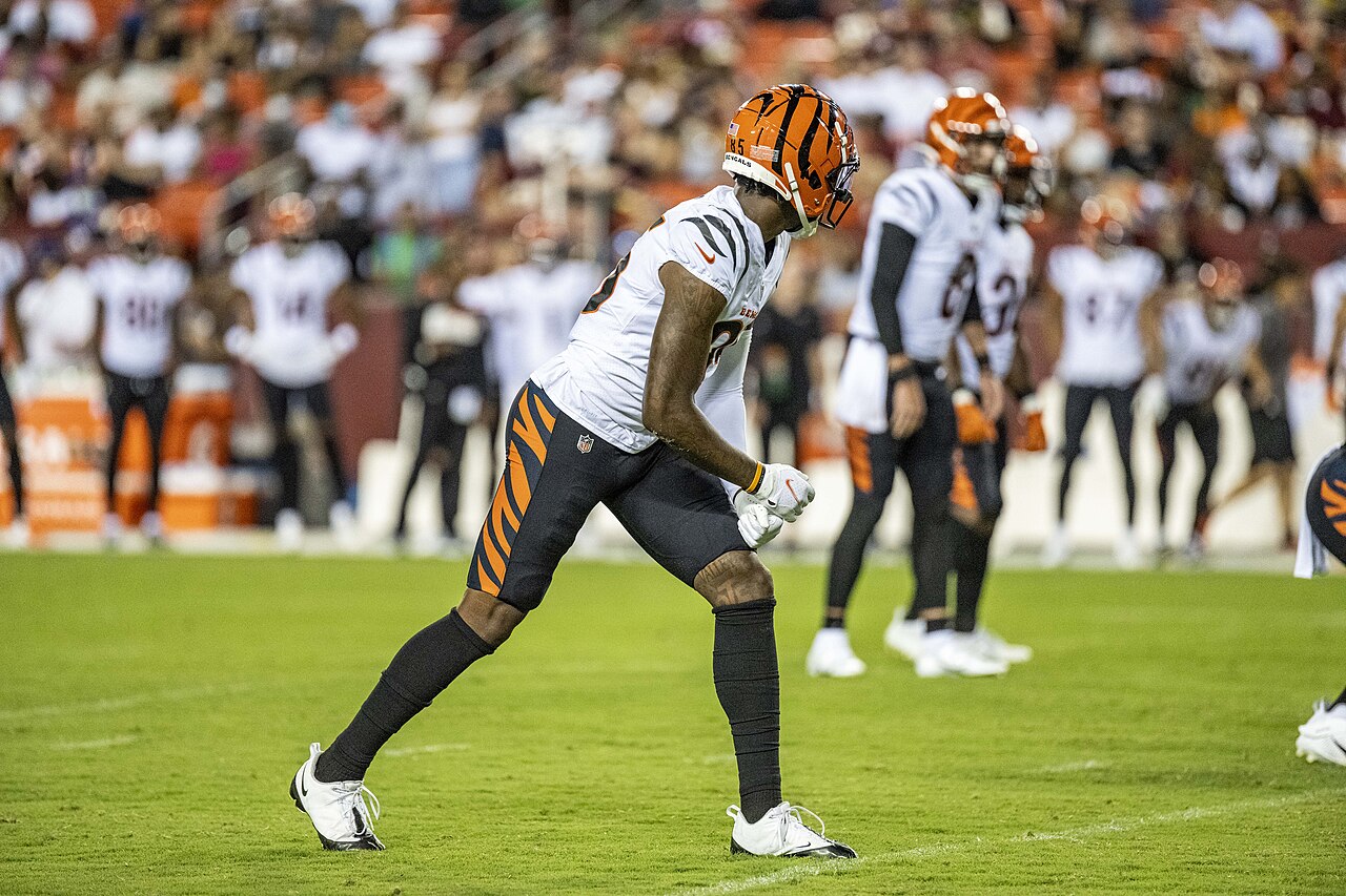 Tee Higgins ends holdout and signs Franchise Tender with Bengals